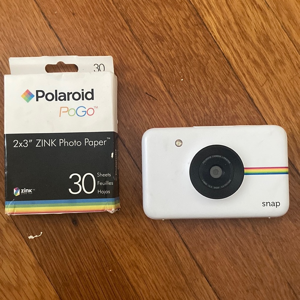 Must Go Polaroid Snap Camera & Zink Paper Set. Re… - image 1